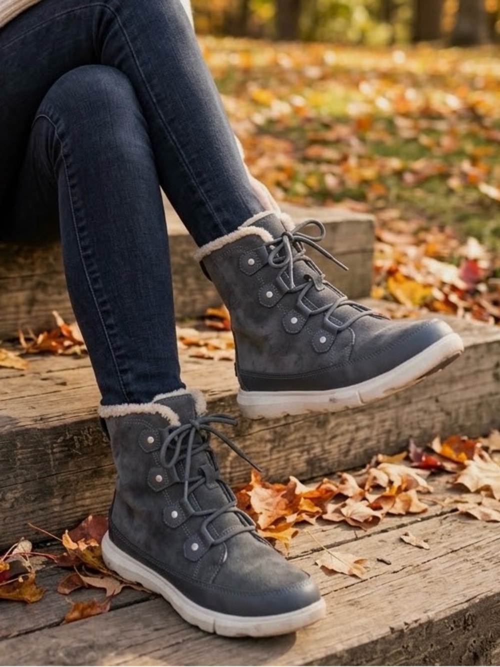 Sorel Womans Boots Winter Boots Grey Faux Fur Lined Lace-Up Suede Waterproof